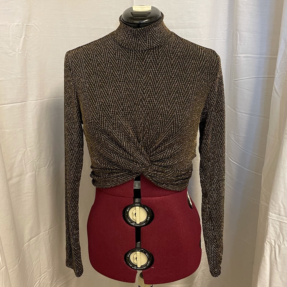Cute turtle neck crop top